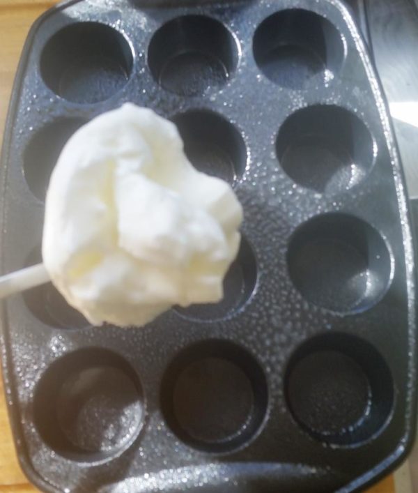 Meringue pucks 2 Keto Dudes